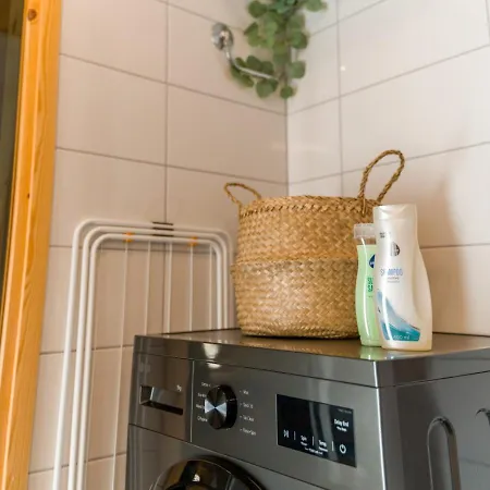 Small And Cosy With Sauna And Parking Apartmán